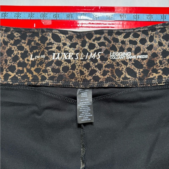 Wild Elegance Leopard Print Leggings - Picture 6 of 7